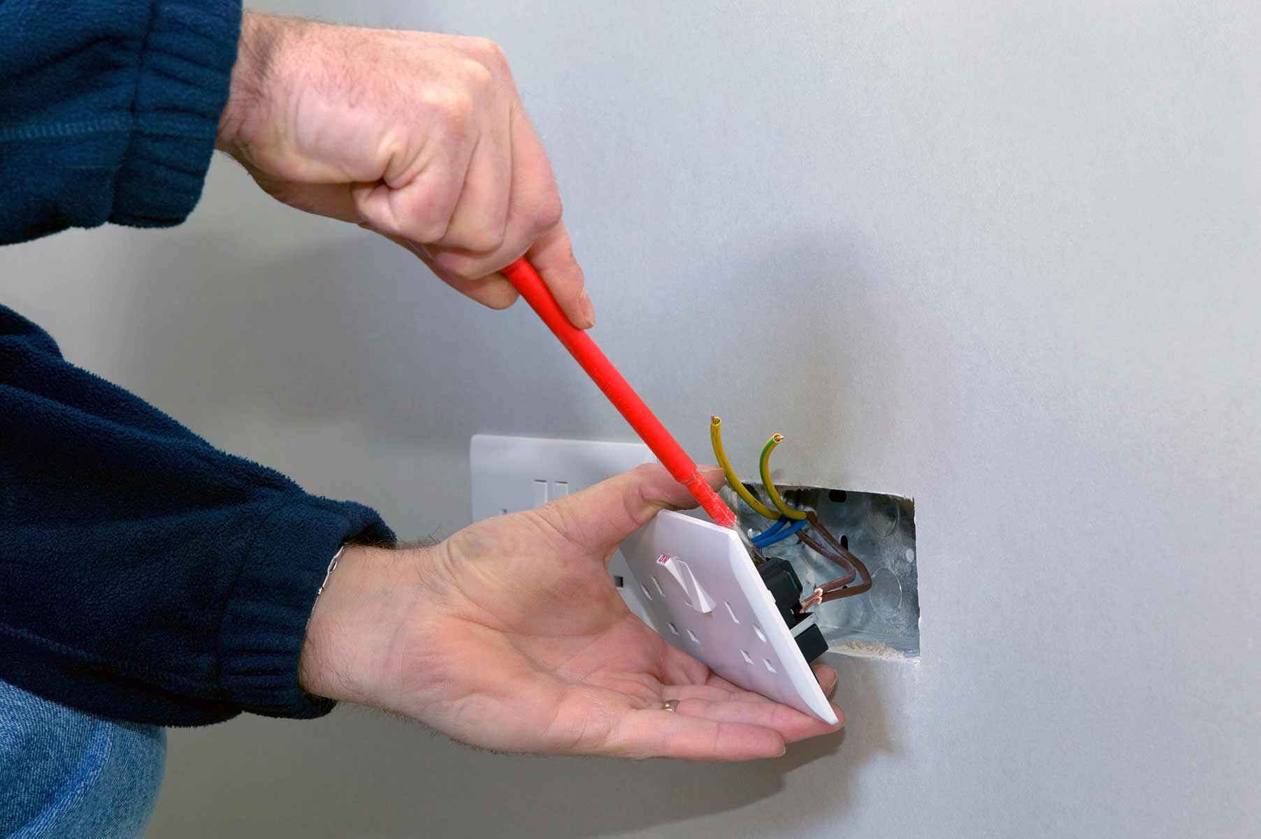 Our electricians can install plug sockets for domestic and commercial proeprties in Foots Cray and the local area. 